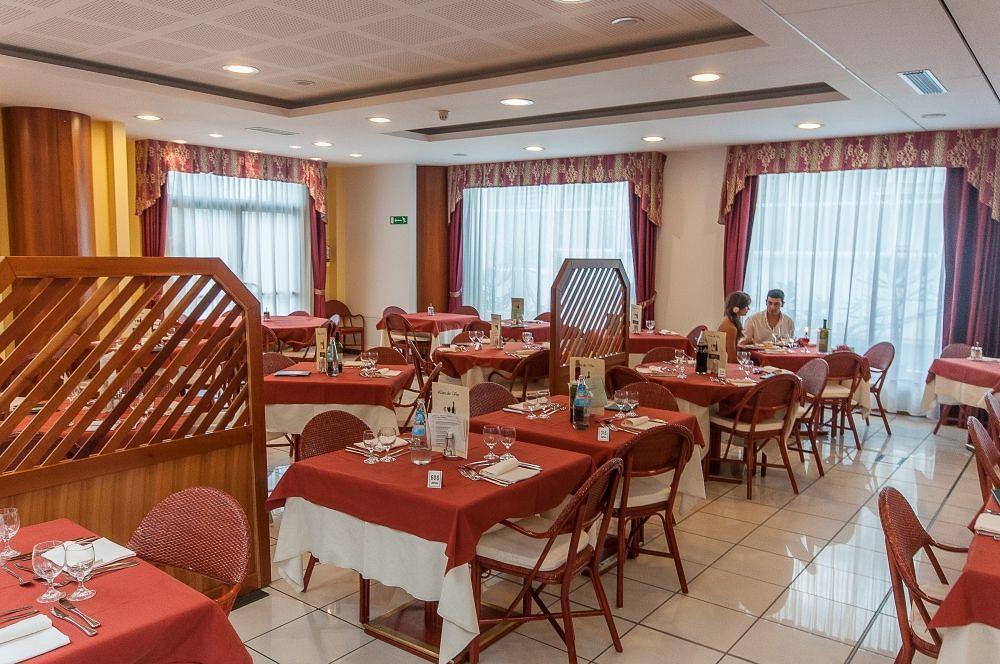 Alpholiday Dolomiti Wellness & Family Hotel Dimaro Eksteriør billede