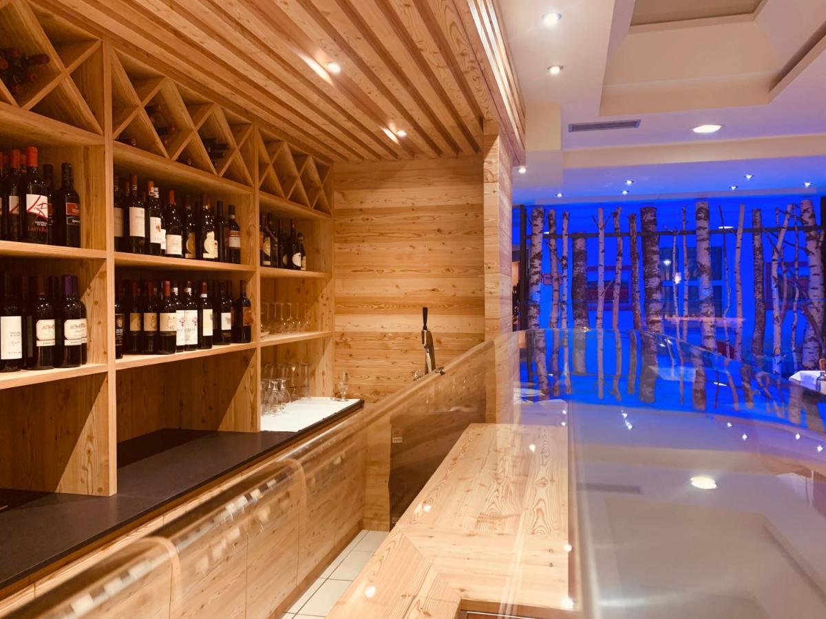 Alpholiday Dolomiti Wellness & Family Hotel Dimaro Eksteriør billede