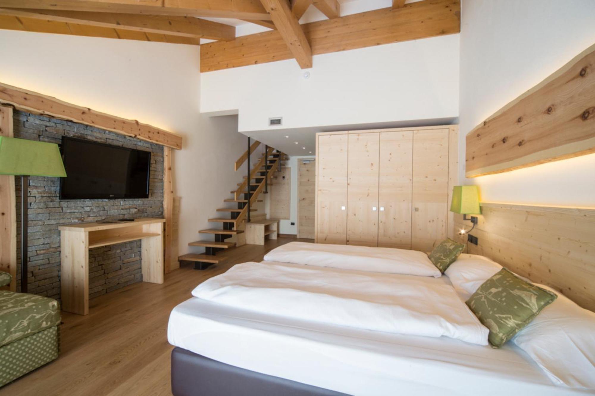 Alpholiday Dolomiti Wellness & Family Hotel Dimaro Værelse billede