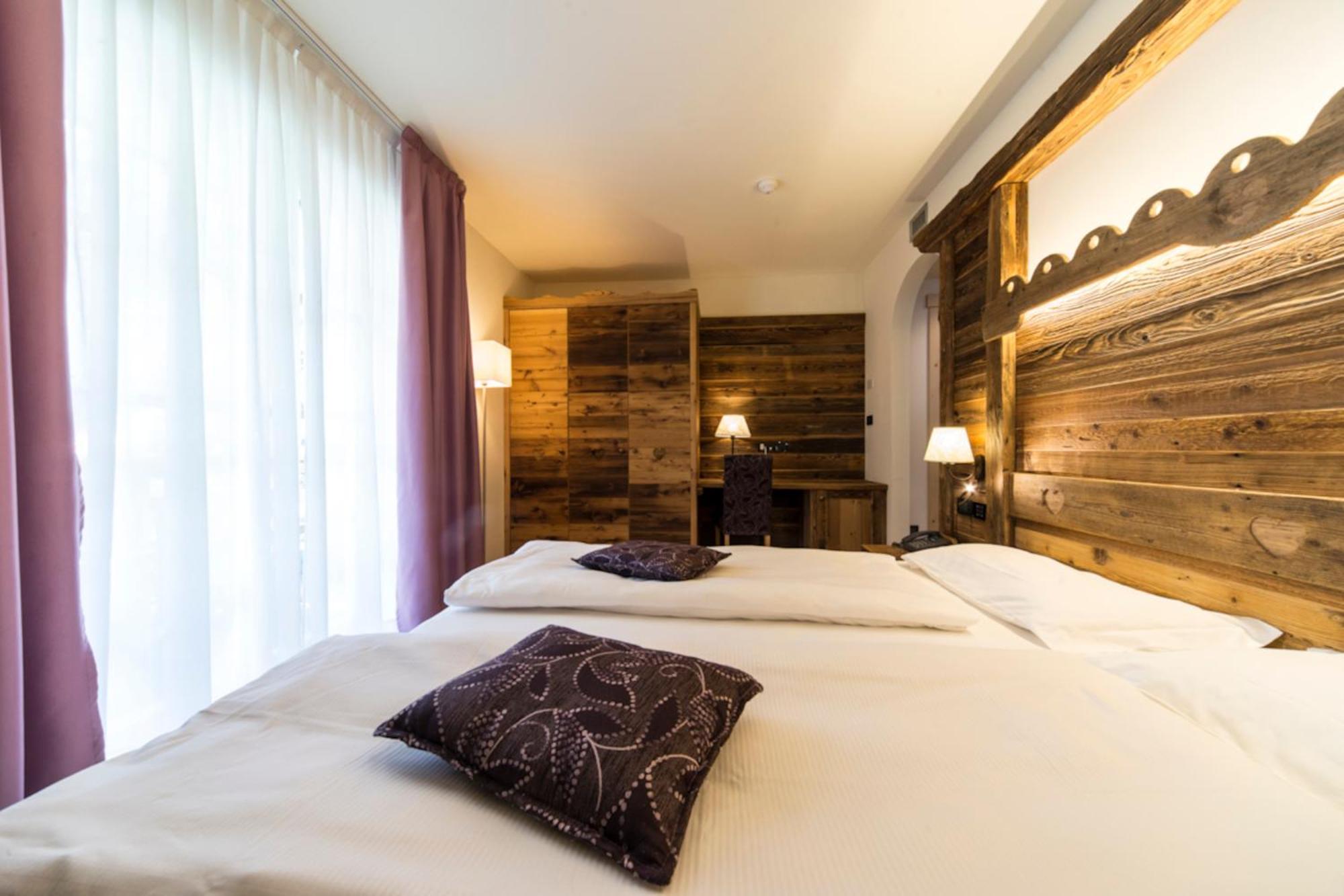 Alpholiday Dolomiti Wellness & Family Hotel Dimaro Værelse billede