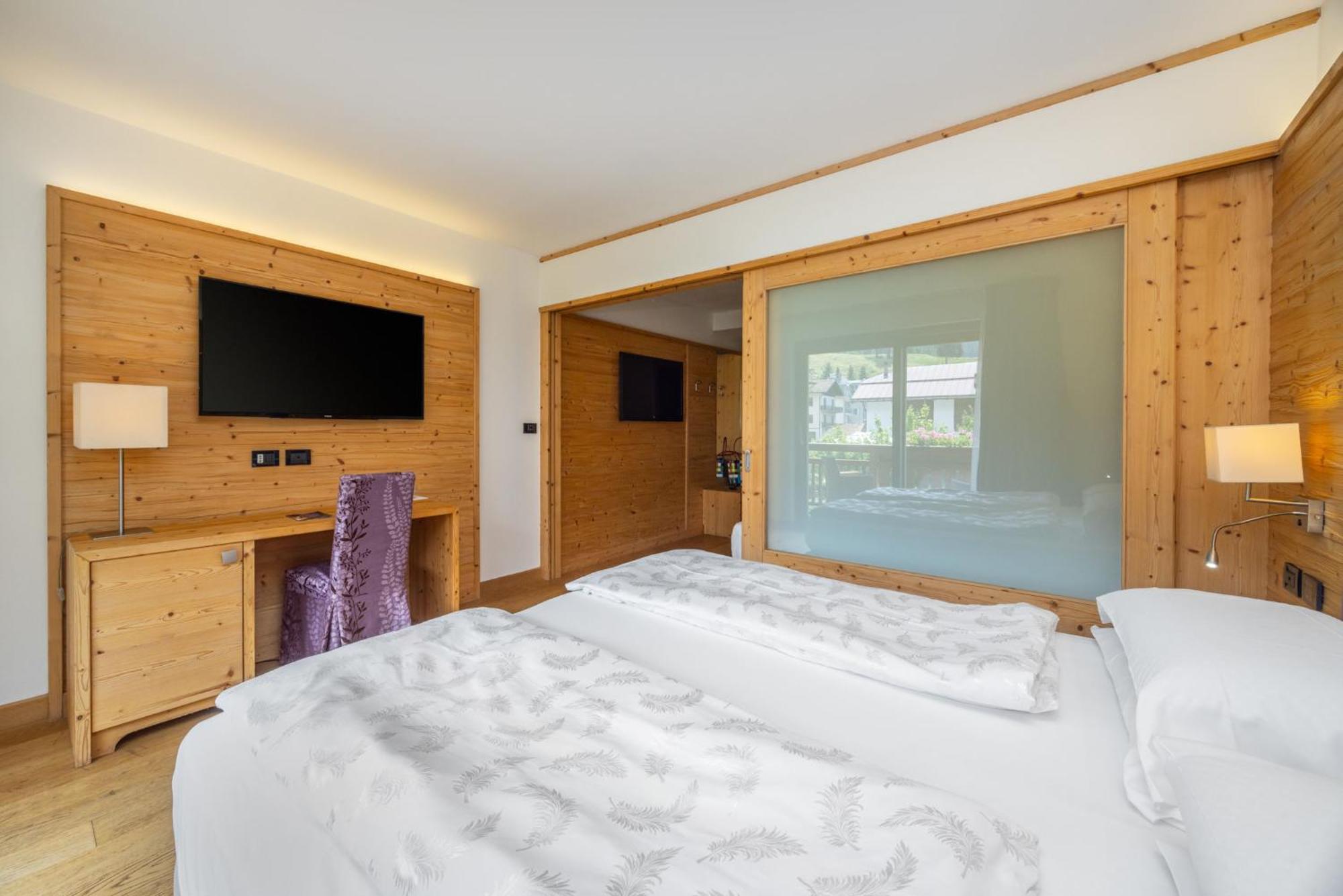Alpholiday Dolomiti Wellness & Family Hotel Dimaro Værelse billede