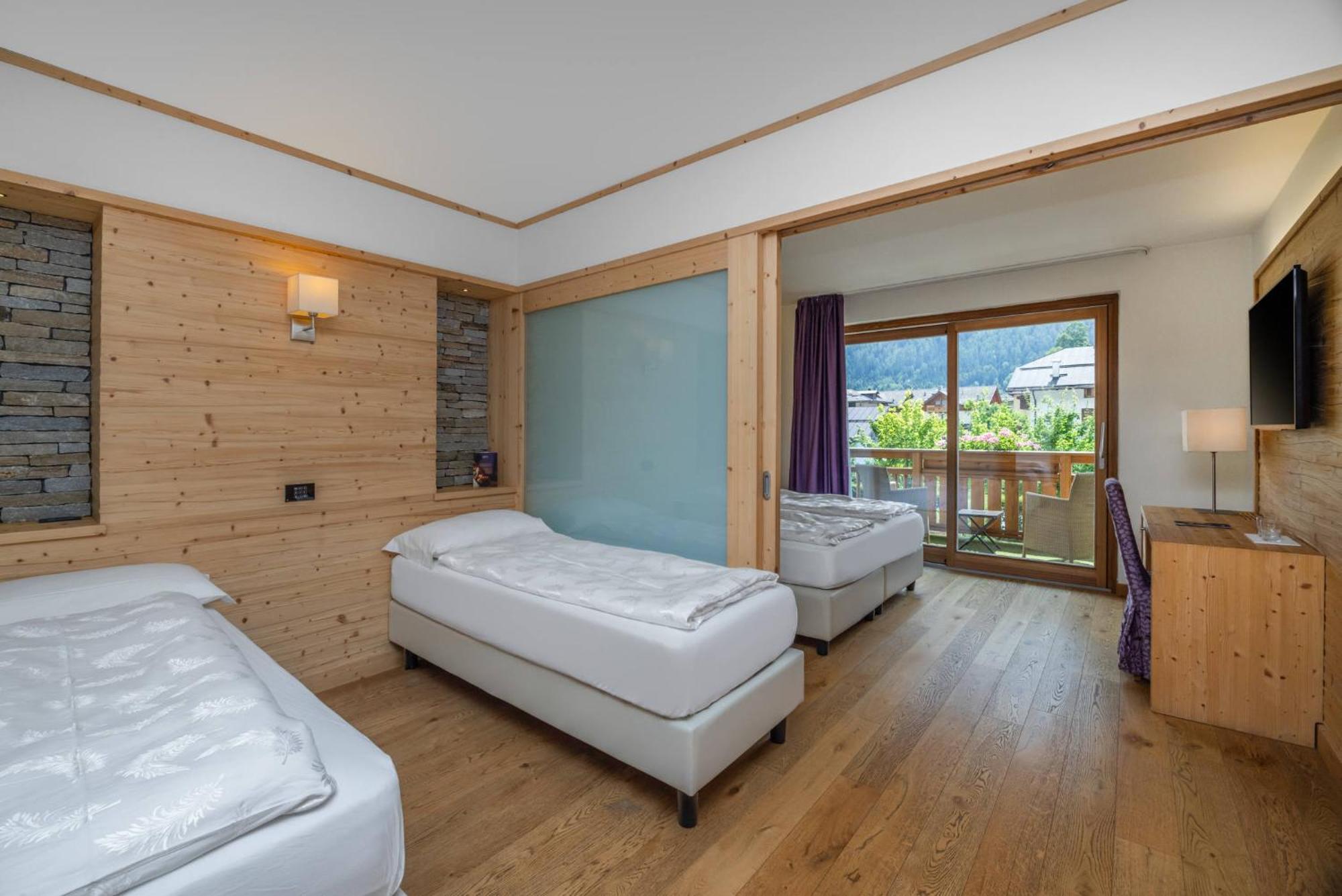 Alpholiday Dolomiti Wellness & Family Hotel Dimaro Værelse billede