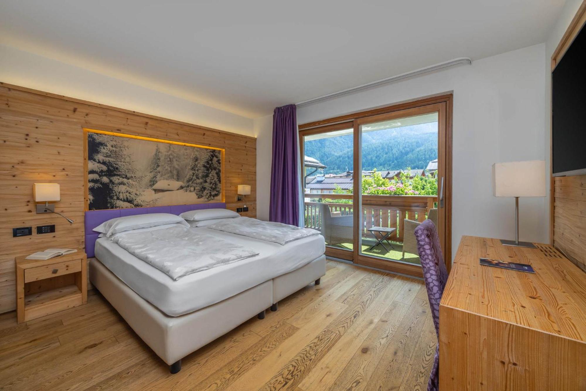 Alpholiday Dolomiti Wellness & Family Hotel Dimaro Værelse billede